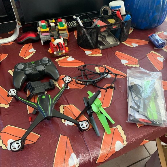 Sky Viper Camera Drone - Picture 1 of 2